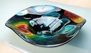 Coupe en verre multicolor